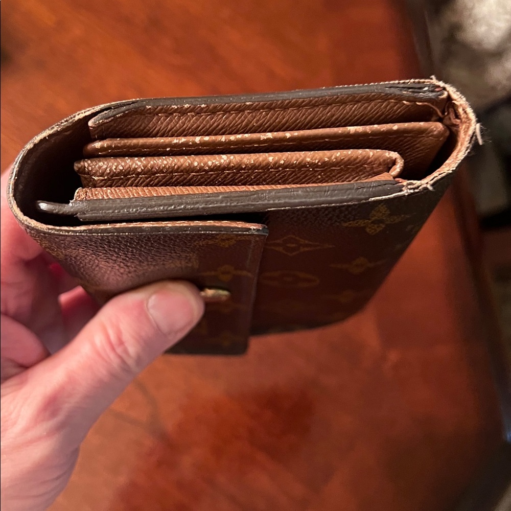 Louis Vuitton Brown Monogram Wallet
Good used condition. Lots of use left - Picture 7 of 16